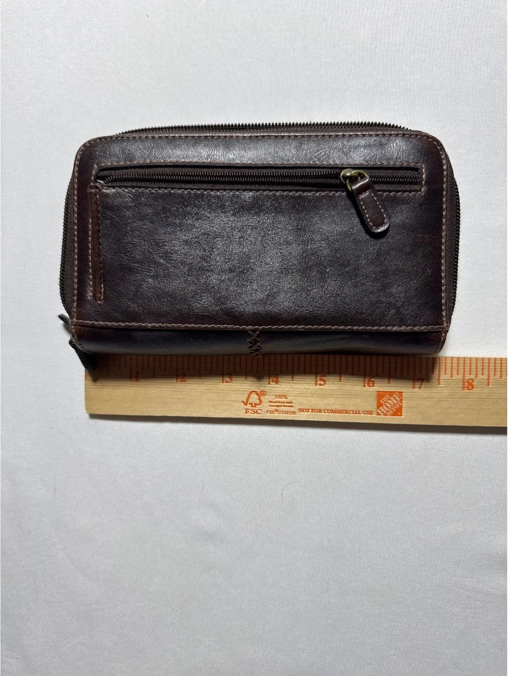 Vintage-Inspired Brown Leather Wallet with Built-in Solar-Po